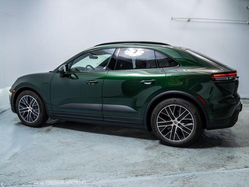 2025 Porsche Macan 4S