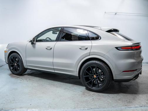 Chalk 2026 Porsche Cayenne AWD