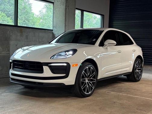 White 2023 Porsche Macan