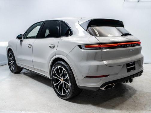2026 Porsche Cayenne Base