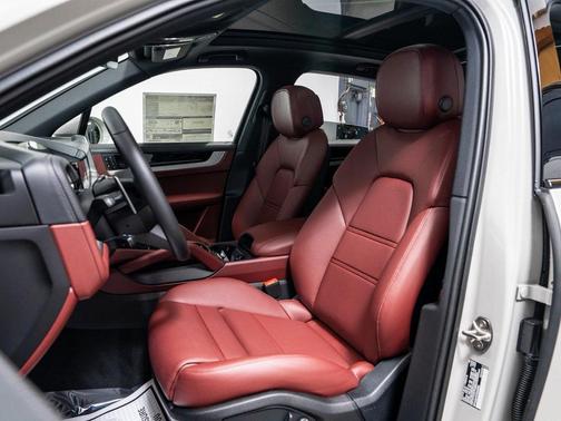 2026 Porsche Cayenne Base