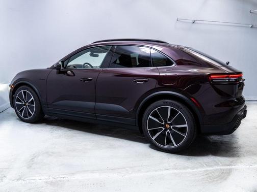 2025 Porsche Macan 4