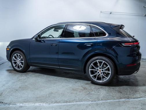 2025 Porsche Cayenne Base