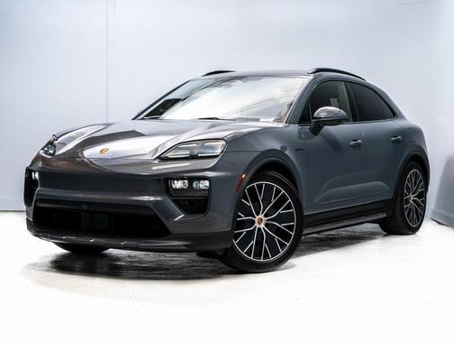 2026 Porsche Macan 4