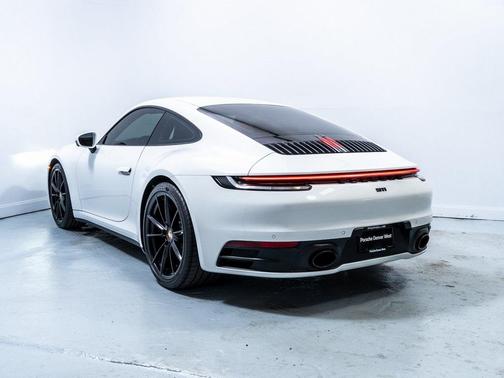 2024 Porsche 911 Carrera