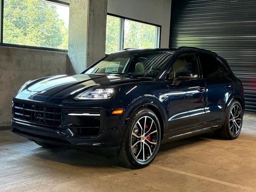 Blue Metallic 2026 Porsche Cayenne S