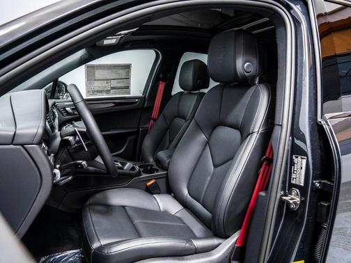2025 Porsche Macan S