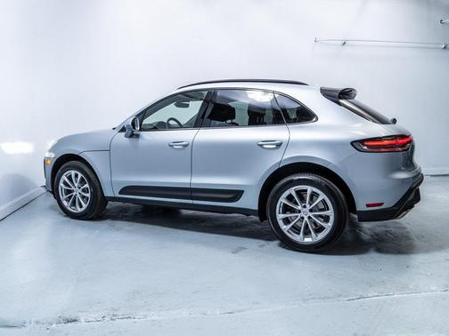 2024 Porsche Macan T