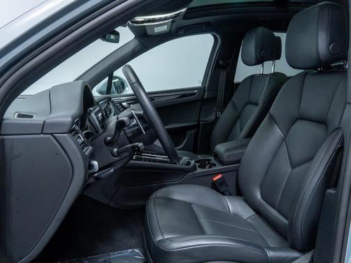 2024 Porsche Macan T