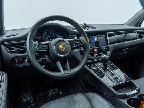2024 Porsche Macan T