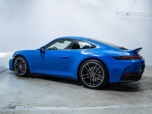 2025 Porsche 911 Carrera