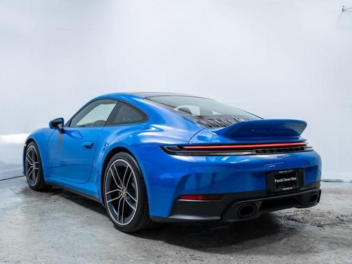 2025 Porsche 911 Carrera