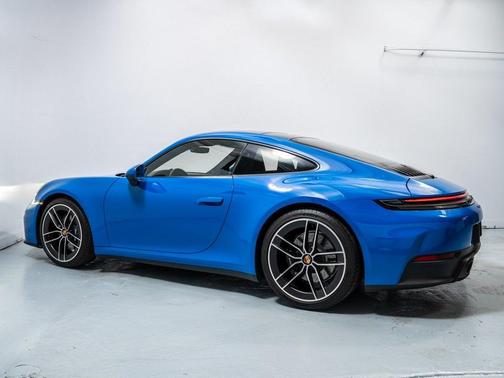 2025 Porsche 911 Carrera