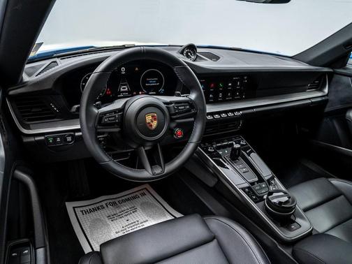 2025 Porsche 911 Carrera