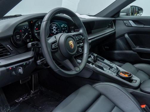 2024 Porsche 911 Carrera 4
