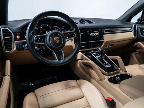 2023 Porsche Cayenne Platinum Edition