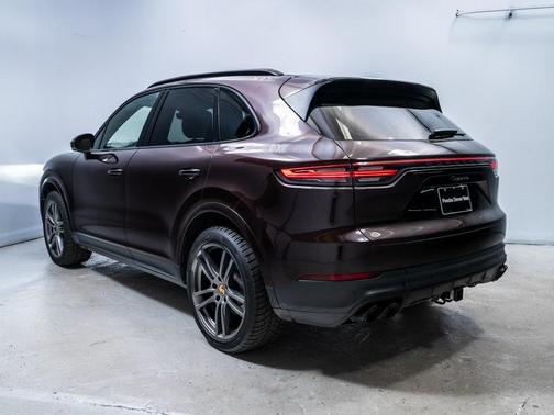 2023 Porsche Cayenne Platinum Edition