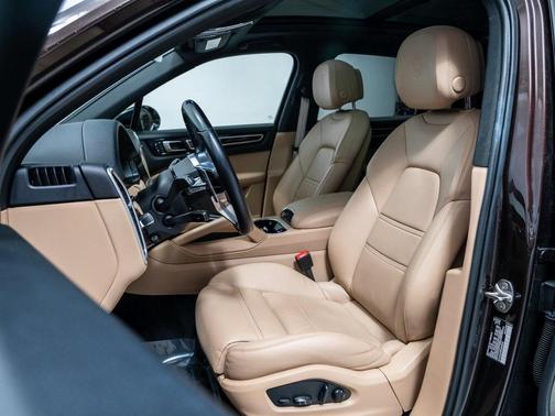 2023 Porsche Cayenne Platinum Edition