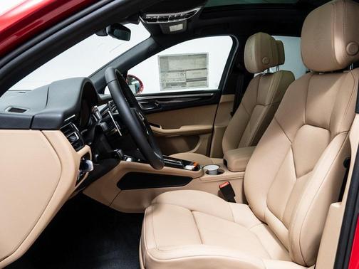 2025 Porsche Macan T