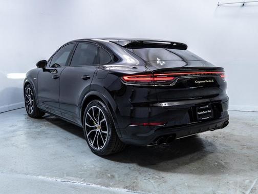 2021 Porsche Cayenne E-Hybrid Coupe Turbo S