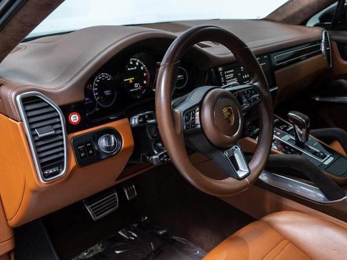 2021 Porsche Cayenne E-Hybrid Coupe Turbo S