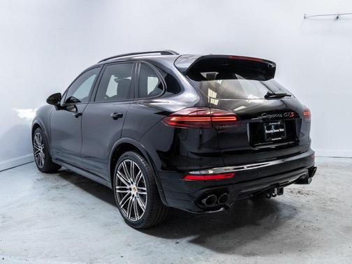 2016 Porsche Cayenne GTS