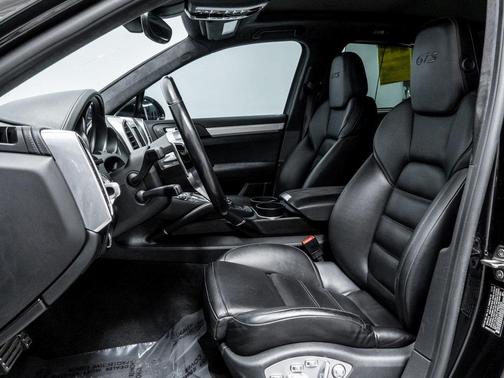 2016 Porsche Cayenne GTS