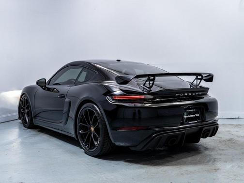 2021 Porsche 718 Cayman GT4