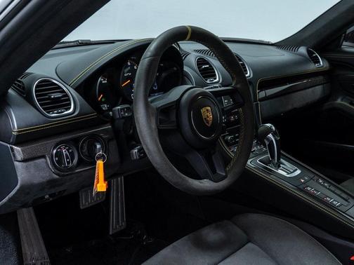 2021 Porsche 718 Cayman GT4