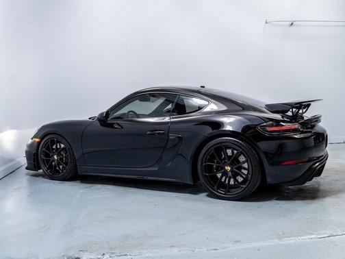 2021 Porsche 718 Cayman GT4