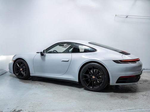 2024 Porsche 911 Carrera
