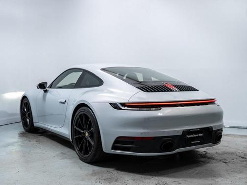 2024 Porsche 911 Carrera