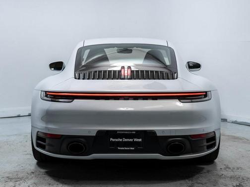 2024 Porsche 911 Carrera