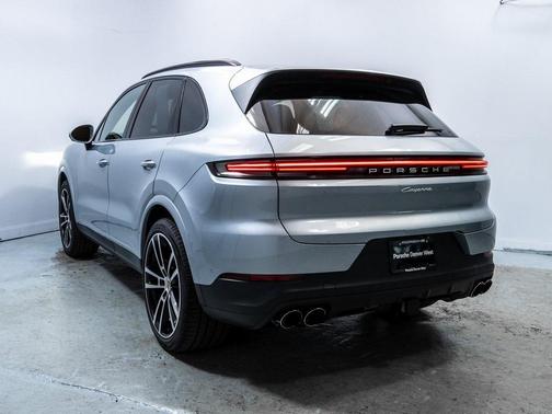 2024 Porsche Cayenne Base