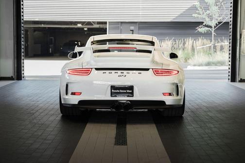 White 2015 Porsche 911 GT3