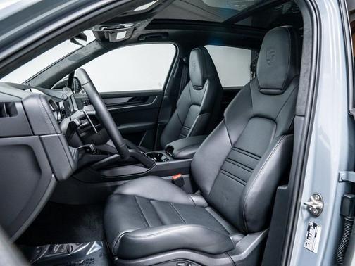 2026 Porsche Cayenne GTS