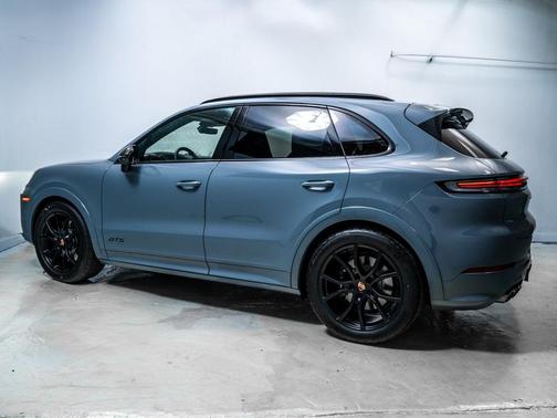 2026 Porsche Cayenne GTS