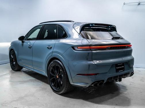 2026 Porsche Cayenne GTS