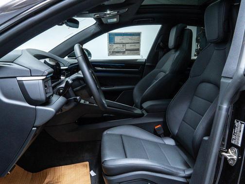 2025 Porsche Macan 4S