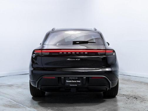 2025 Porsche Macan 4S