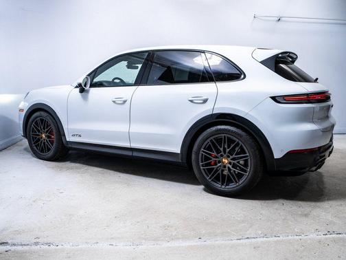 2026 Porsche Cayenne GTS