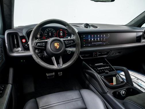 2026 Porsche Cayenne GTS