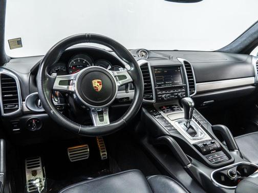 Gray 2014 Porsche Cayenne Turbo