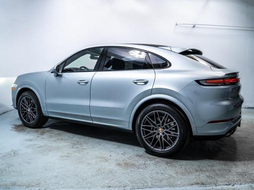 2026 Porsche Cayenne AWD