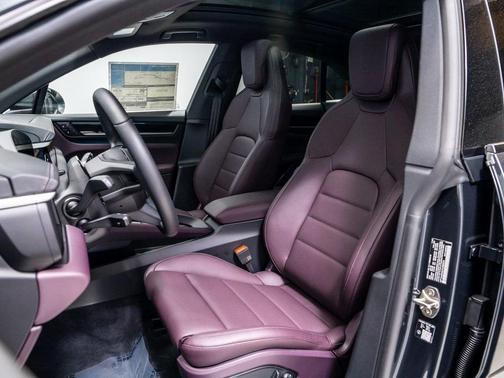 2026 Porsche Macan 4