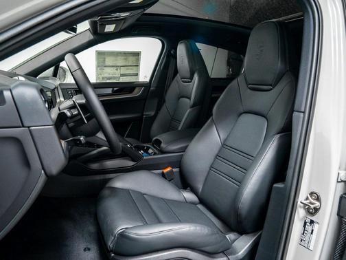2026 Porsche Cayenne AWD