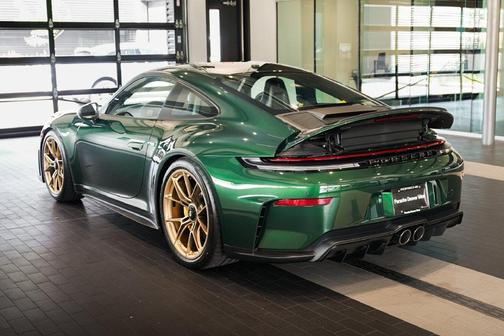 Oak Green Metallic 2026 Porsche 911 GT3