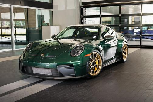 Oak Green Metallic 2026 Porsche 911 GT3