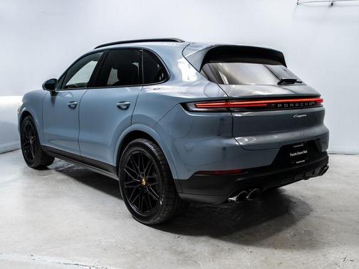 2026 Porsche Cayenne Base