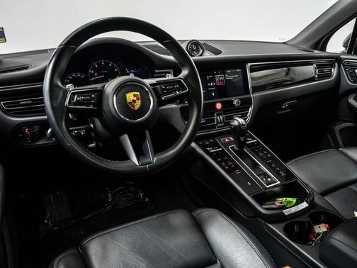 Volcano Grey Metallic 2023 Porsche Macan